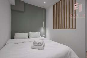 Venus, Nilie Hospitality MGMT