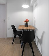 Venus, Nilie Hospitality MGMT