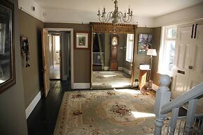 House Sleeps 9-garden-pool-bbq-patio-parking