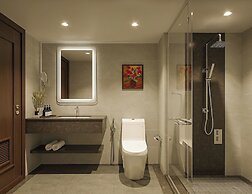 Paradise Legacy Cruise Halong