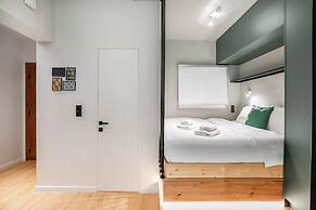 Lyndon Deluxe Studio Athens Escape