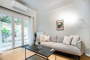 Lyndon Deluxe Studio Athens Escape