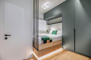 Lyndon Deluxe Studio Athens Escape