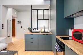 Lyndon Deluxe Studio Athens Escape