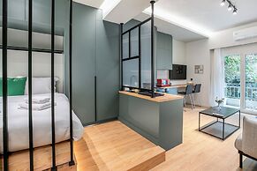 Lyndon Deluxe Studio Athens Escape