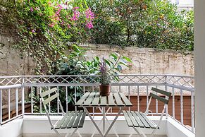 Lyndon Deluxe Studio Athens Escape