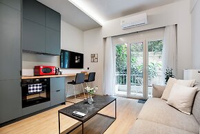 Lyndon Deluxe Studio Athens Escape