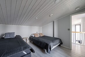 Spacious 2BR Cabin at Riihivuori Peak