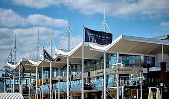 Gunwharf Quays Cozy Central Apartment