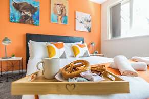 Spacious 4-bed, Free Parking, Short or Long Stays