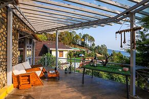 Moustache Select Mukteshwar