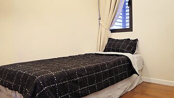 Millerz Square Family Rooms by TwoFive