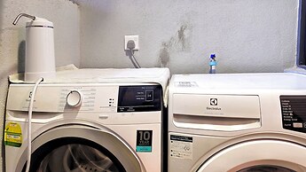 Millerz Square Family Rooms by TwoFive