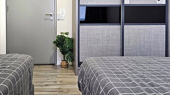 Millerz Square Family Rooms by TwoFive