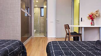 Millerz Square Family Rooms by TwoFive