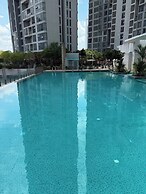 Swiss Garden Residences by Roomy