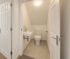 London Bow Apartment - Spacious 4 Bedrooms