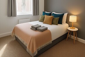 London Bow Apartment - Spacious 4 Bedrooms