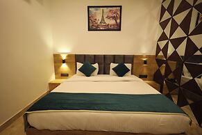 RADHA BIHARI NIKUNJ INN & RESTAURANT