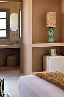 Terra Verde Oia by K&K