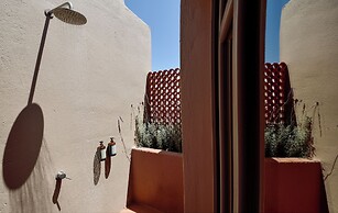 Terra Verde Oia by K&K