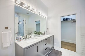 Near Zoo & Riverwalk: Spacious Home w/ Heated Pool