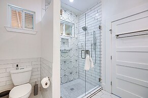 Near Zoo & Riverwalk: Spacious Home w/ Heated Pool