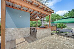 Near Zoo & Riverwalk: Spacious Home w/ Heated Pool