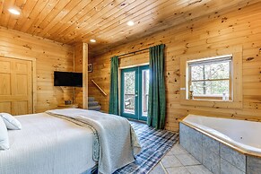 4 Mi to Dtwn Gatlinburg: Hot Tub Haven in Smokies!