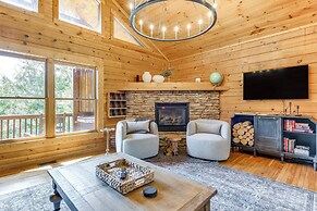 4 Mi to Dtwn Gatlinburg: Hot Tub Haven in Smokies!