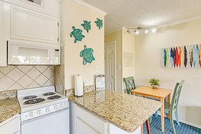 Stroll to Shore: Gem w/ Pool Access in Galveston
