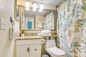 Stroll to Shore: Gem w/ Pool Access in Galveston