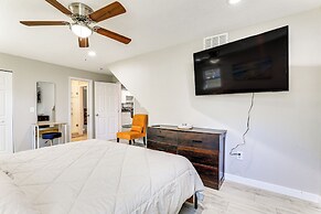 Saltwater Pool & Putting Green: Bradenton Oasis