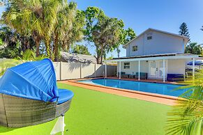 Saltwater Pool & Putting Green: Bradenton Oasis