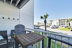 Beachfront Abode w/ Pool Access in Gulf Shores!