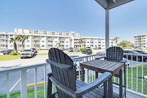 Beachfront Abode w/ Pool Access in Gulf Shores!