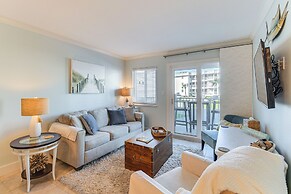 Beachfront Abode w/ Pool Access in Gulf Shores!