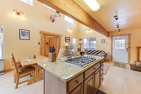 5 Mi to Kasilof River: Forest-view Retreat w/ Deck