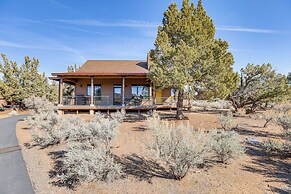 Mountain-view Cabin Near Trails in Powell Butte!