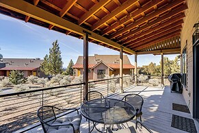 Mountain-view Cabin Near Trails in Powell Butte!