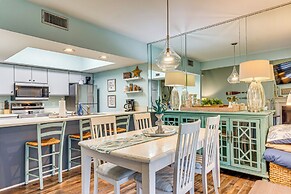 7 Mi to The Wharf: Gem w/ Beach Access