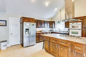 7 Mi to Dtwn: Family Retreat in Chattanooga