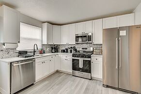 Townhome 1 Mi to Colt Park & Industrial District!