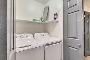 Townhome 1 Mi to Colt Park & Industrial District!