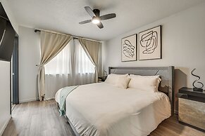 Townhome 1 Mi to Colt Park & Industrial District!