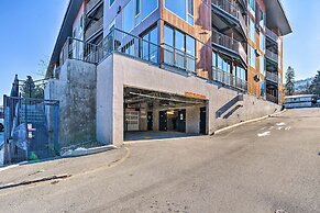 Walk to Lake Chelan: Top-level Waterfront Condo