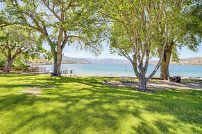 Walk to Lake Chelan: Top-level Waterfront Condo