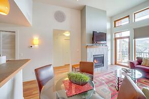 Walk to Lake Chelan: Top-level Waterfront Condo