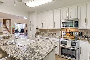 < 10 Mi to Beach & Downtown: Fort Pierce Home