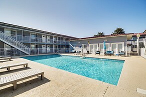 Walk to Gulf Coast: Biloxi Condo w/ Pool Access
